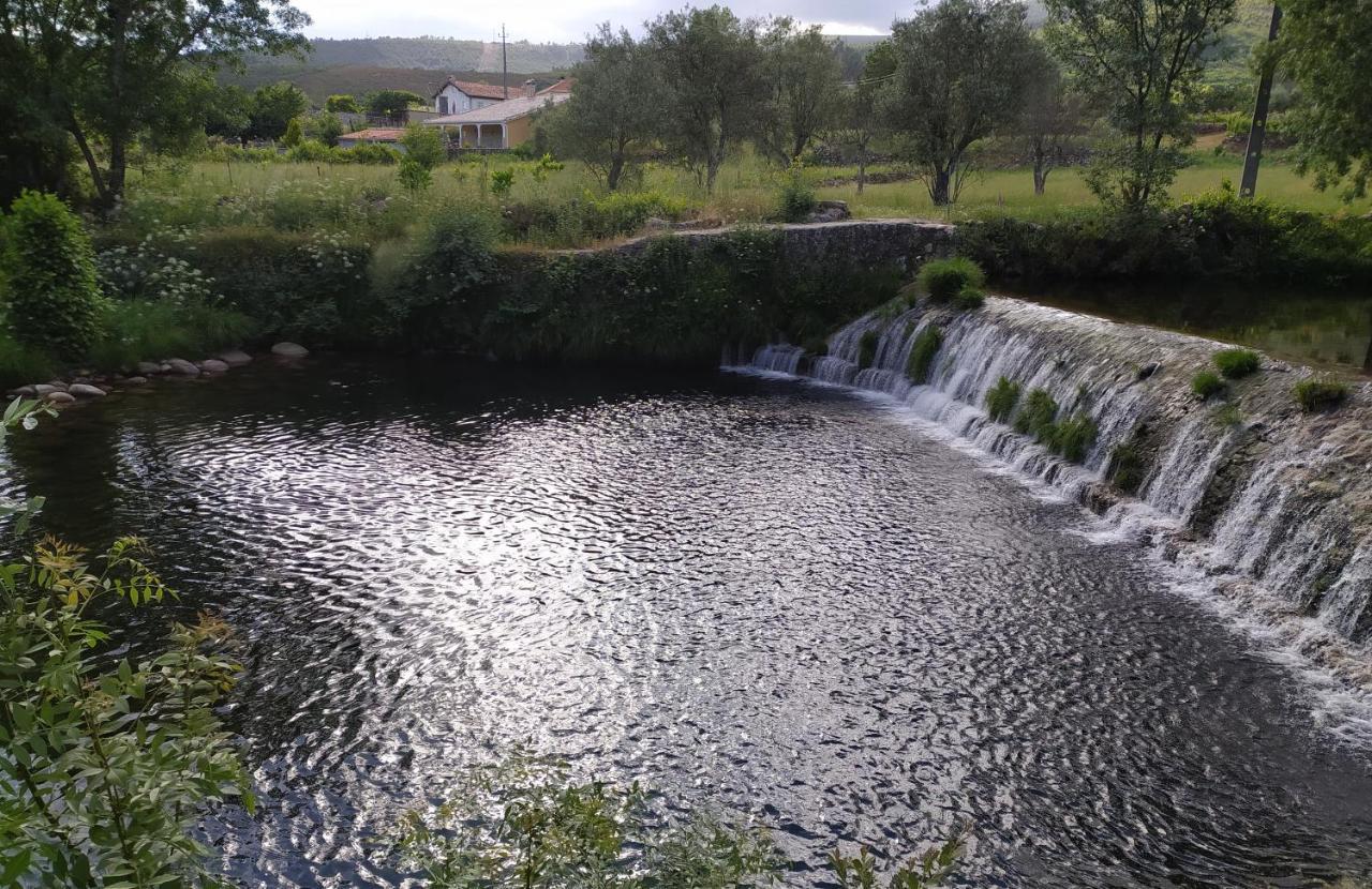 Abrigo Do Cabecinho - Serra Da Estrela Cortes do Meio Exterior foto